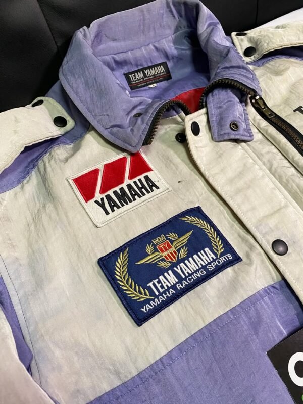 SOLD to Philippines 🇵🇭❌❌❌FS- Vintage Racing Jacket Team Yamaha (Yamaha Racing Sports) Lilac Original Yamaha🧞Size LL, Kondisi 90% - UP ✨Vintage, Rare Item… karet kenceng, red color inner, inner mulus, sablon (3) Vintage Racing Jacket Honda